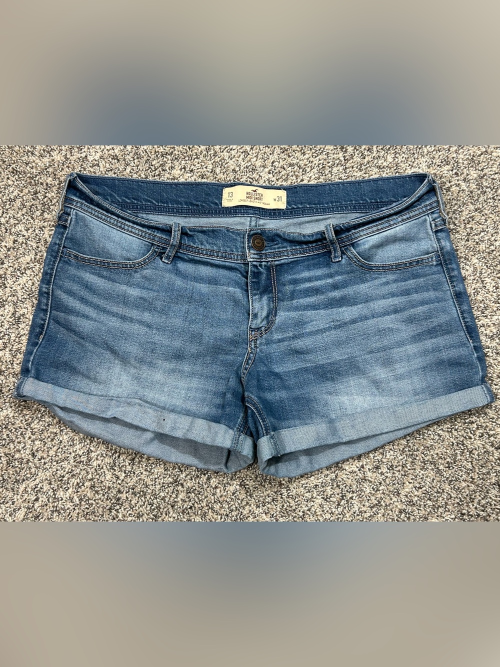 Hollister Denim Cuffed Women's Shorts - Blue size 31 Midi